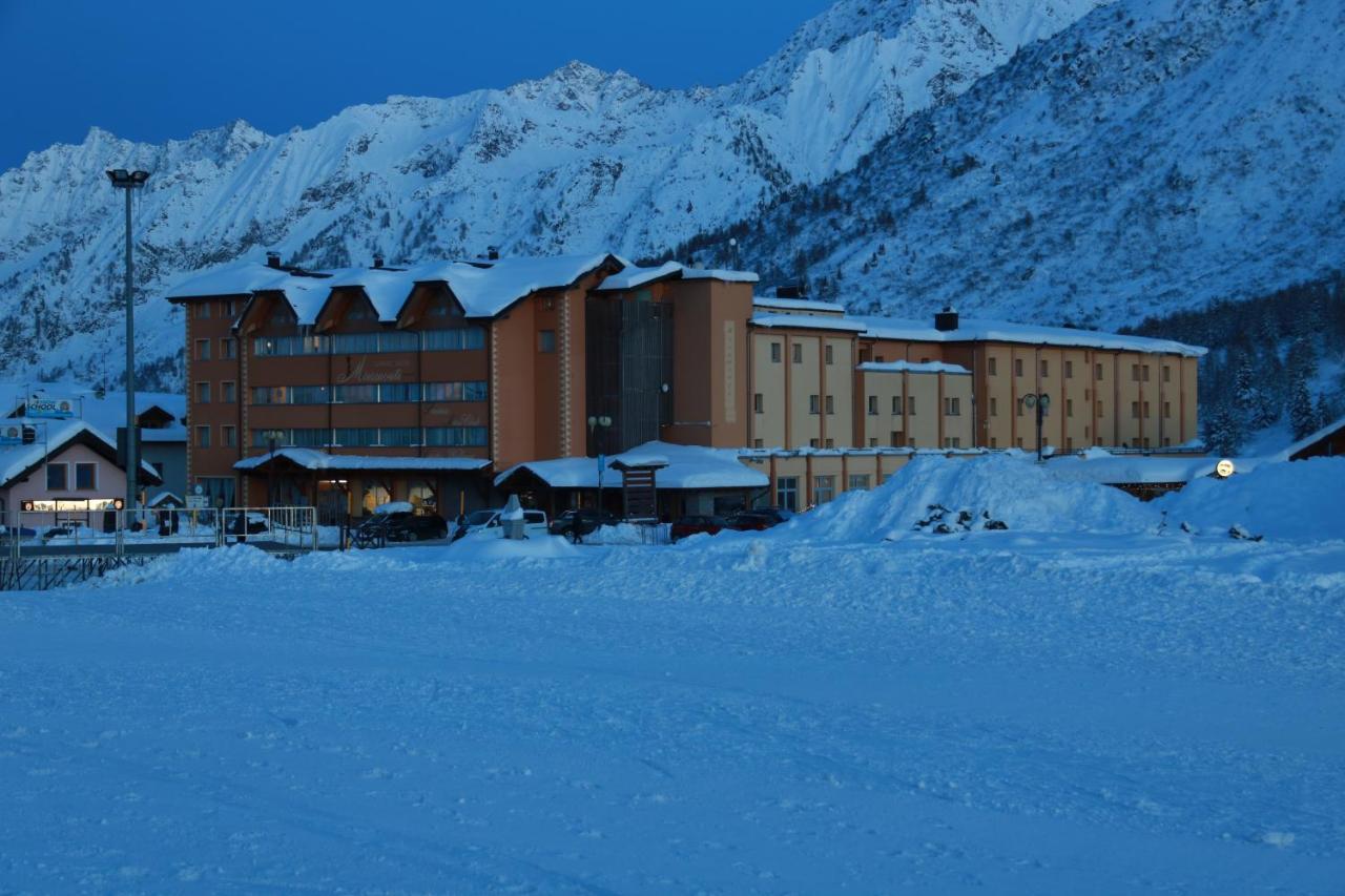 Grand Hotel Miramonti Passo del Tonale Exteriör bild