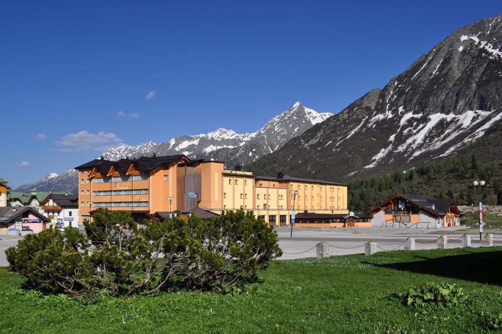 Grand Hotel Miramonti Passo del Tonale Exteriör bild