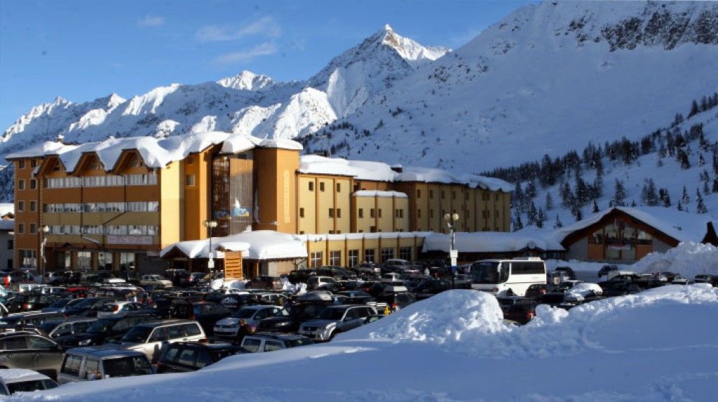 Grand Hotel Miramonti Passo del Tonale Exteriör bild